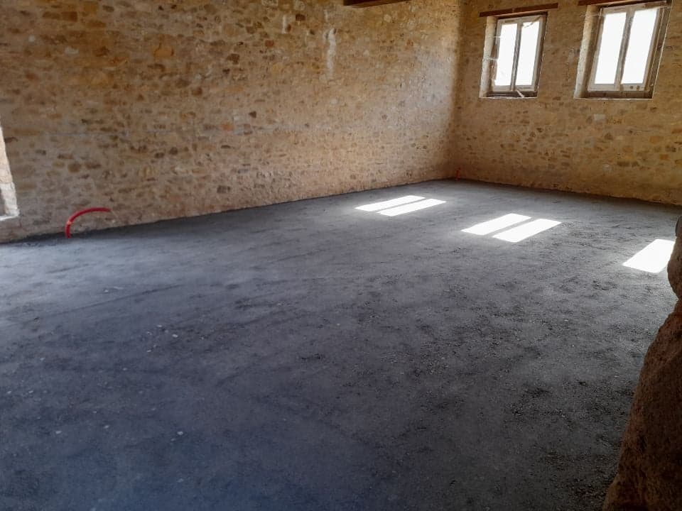 empierrement intérieur avant dalle béton