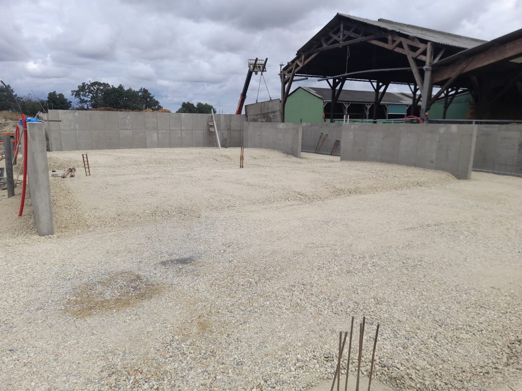 terrassement et empierrement pour bâtiment agricole